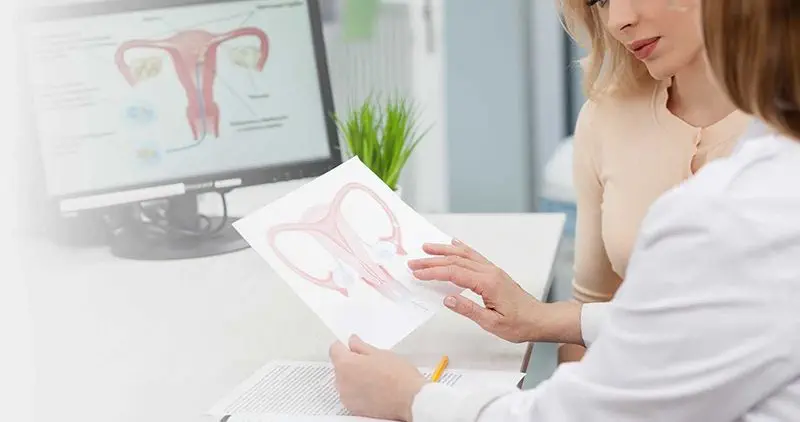 So sánh viêm lộ tuyến và viêm cổ tử cung: 8 tiêu chí đánh giá mức độ nguy hiểm